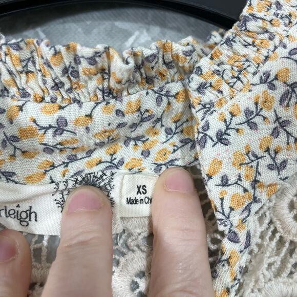 Everleigh Women's Butter Yellow Calico Lace Yoke High Neck Boho Top - Size XS - Picture 5 of 7